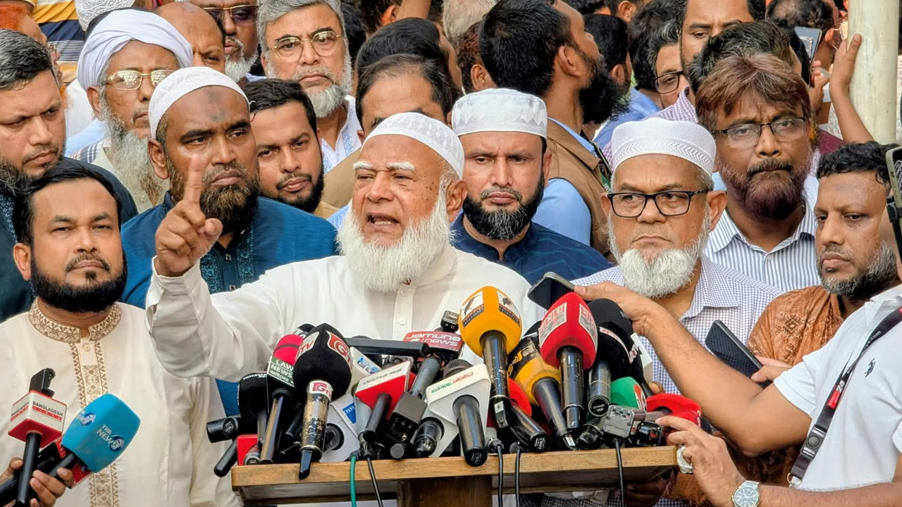 রাড্ডার স্বাস্থ্যকেন্দ্র পুনঃপ্রতিষ্ঠায় জামায়াতের ৫০ লাখ টাকা অনুদান