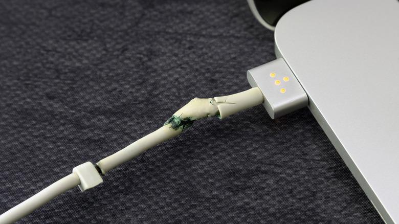 a-laptop-charger-with-visible-damage-is-at-risk-of-fire-1788269461