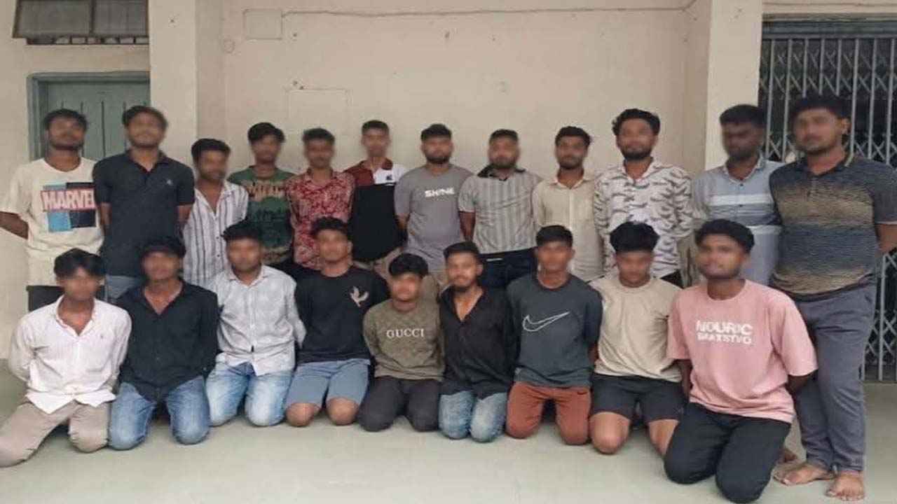 মিছিলের প্রস্তুতির অভিযোগে ৩১ জন গ্রেফতার, জব্দ ৩ মাইক্রোবাস