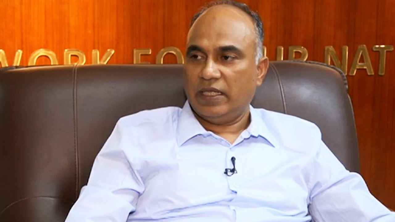 ‘যুদ্ধ পরিস্থিতি আরও খারাপ হলেও জ্বালানির দাম আর বাড়াতে চায় না সরকার’