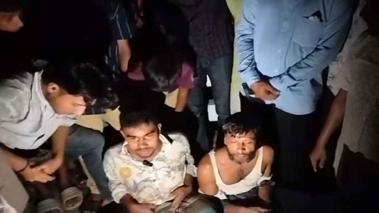 দশমিনায় গরু চুরি করতে গিয়ে জনতার হাতে আটক ২