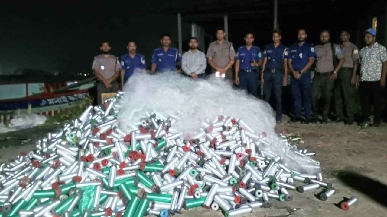 মুন্সিগঞ্জে কারেন্ট জাল তৈরির কারখানায় অভিযান, ৪২ হাজার রিল সুতা জব্দ