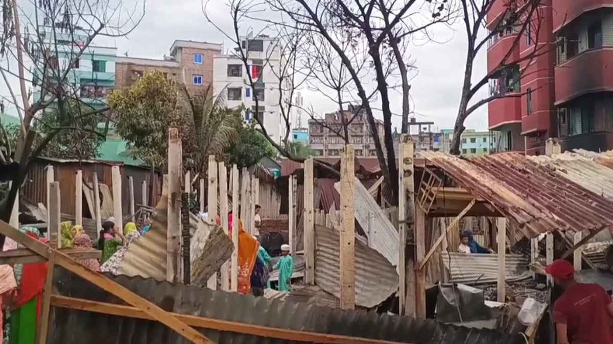 গাজীপুরে আগুনে পুড়ল কলোনির ২৩ ঘর