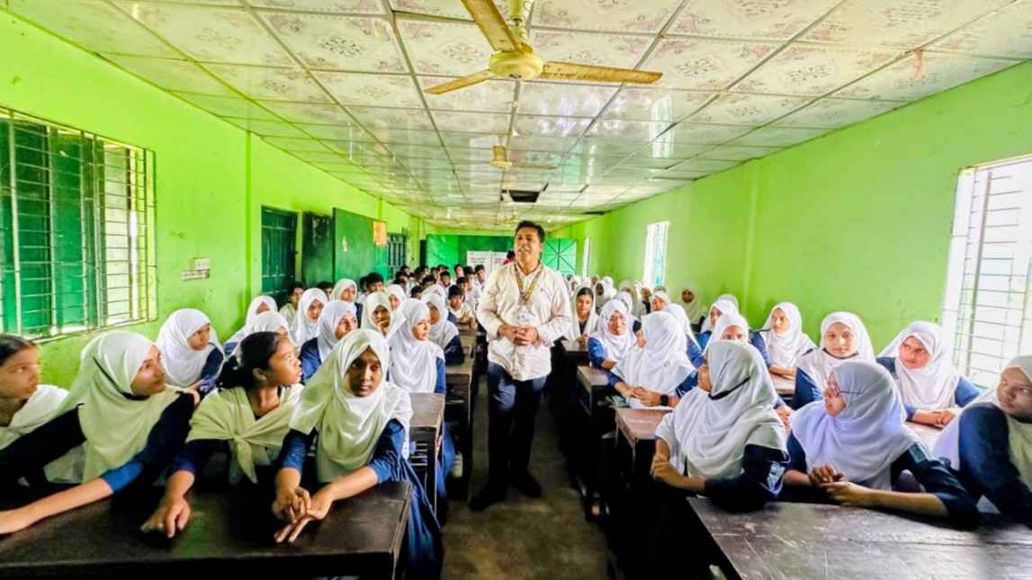 কক্সবাজারে কিশোর-কিশোরীদের স্বাস্থ্য ও নিরাপত্তায় বিশেষ প্রচারণা
