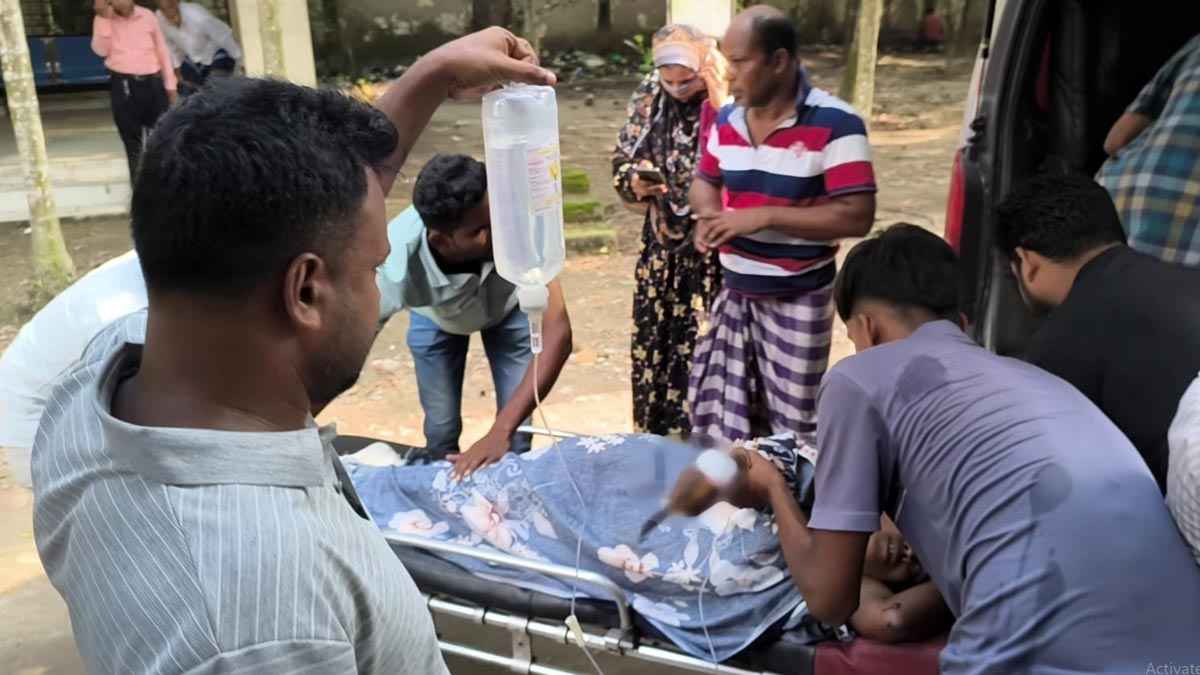 রান্নাঘরে মজুত রাখা ককটেল বিস্ফোরণ, গৃহবধূ গুরুতর আহত