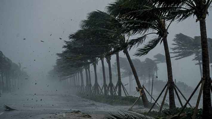 মধ্যরাতের মধ্যে ১২ অঞ্চলে ঝড়ের আশঙ্কা