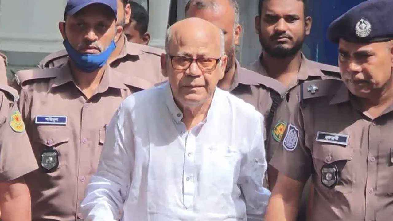 ট্রাইব্যুনালে চেঁচামেচি, রক্ষীদের সঙ্গে খারাপ আচরণ করেন কামরুল