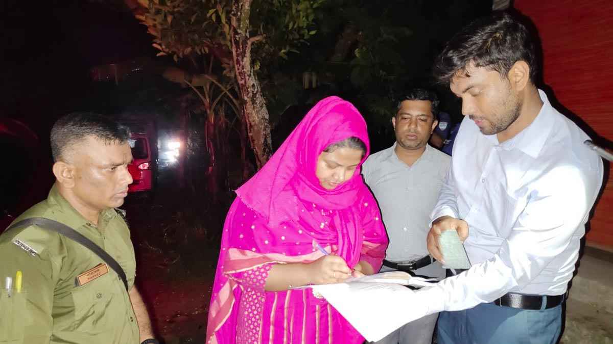 কুমারখালীতে সারের কৃত্রিম সংকটের অভিযোগে ডিলারকে জরিমানা