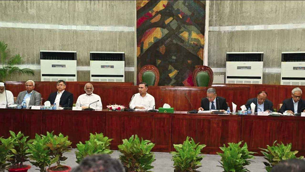সৌরবিদ্যুতের যন্ত্রপাতি আমদানিতে শুল্ক-করে ৬ মাসের ছাড়