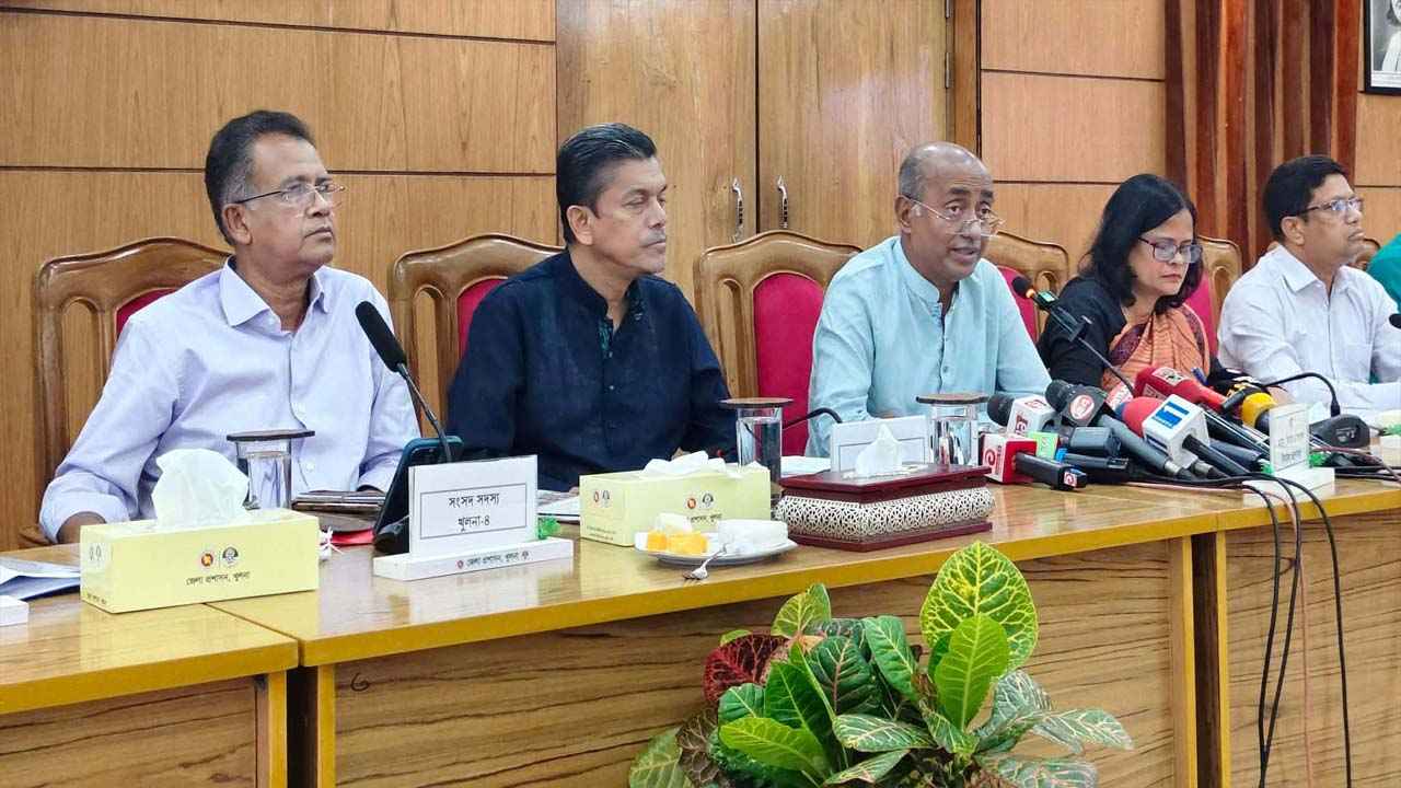 পাঁচ-দশজনের স্বার্থে পুরো দলের বদনাম সরকার মেনে নেবে না: আইনমন্ত্রী