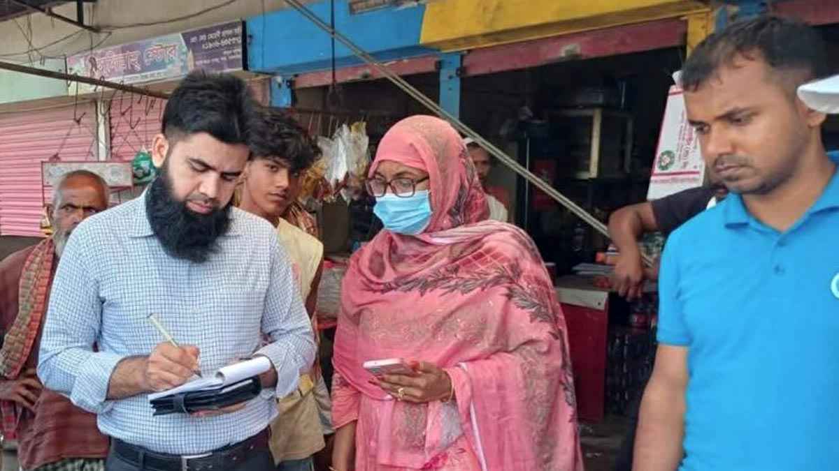 ময়মনসিংহে চিংড়ি মাছে জেলি, ব্যবসায়ীকে ২০ হাজার টাকা জরিমানা