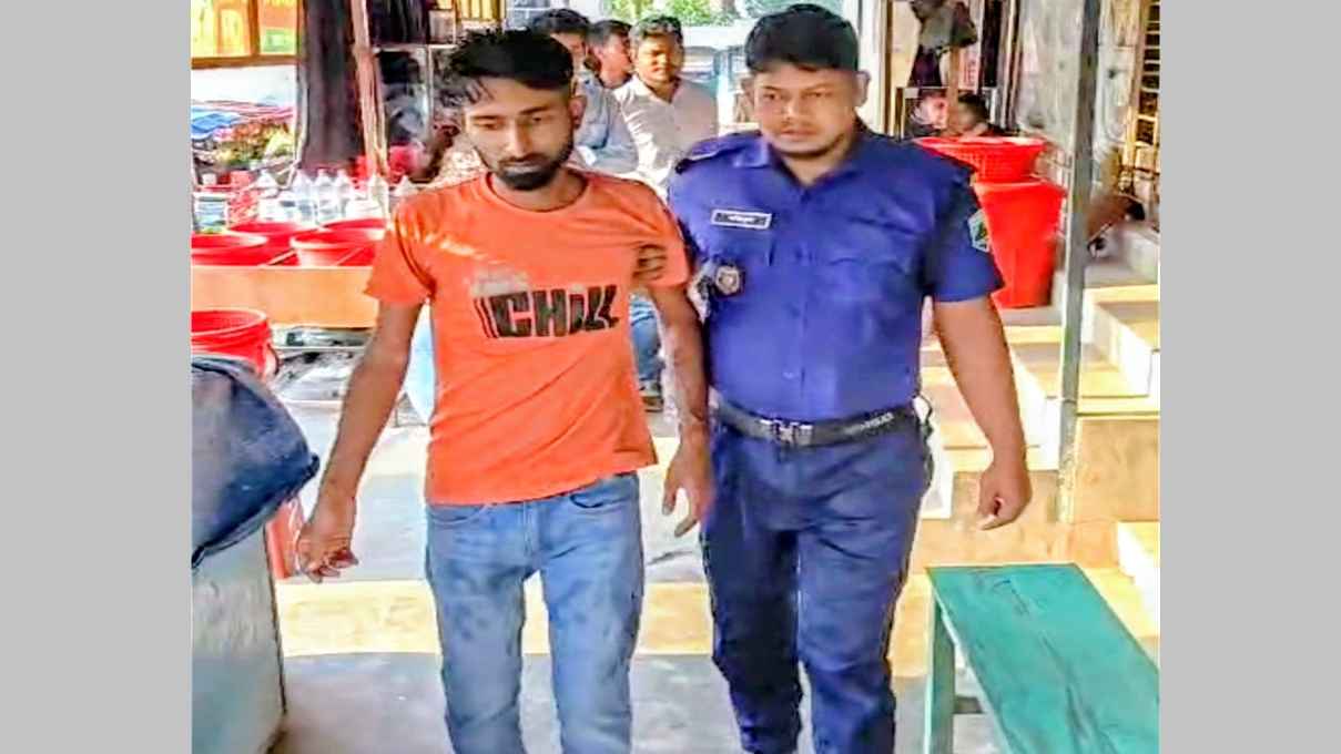 হাসিনার জন্মদিন পালন: ছাত্রলীগ নেতাকে আটক করে পুলিশে দিল ছাত্রদল