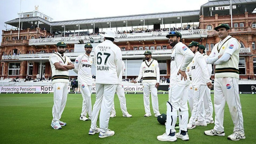‘প্যান্ট বদলানোর মতো সিদ্ধান্ত বদলায় পাকিস্তান’