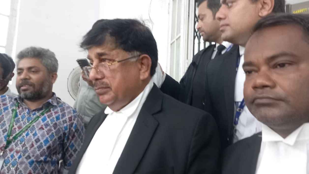 ‘মারো’ মানে হত্যা নয়, কাদের-আরাফাতরা ছিলেন ‘পোস্টবক্স’: আইনজীবী