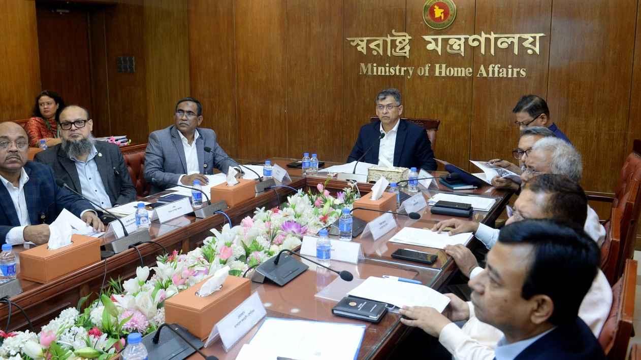 ঢাকার যানজট নিরসনে এআই ট্রাফিক ব্যবহারের সিদ্ধান্ত