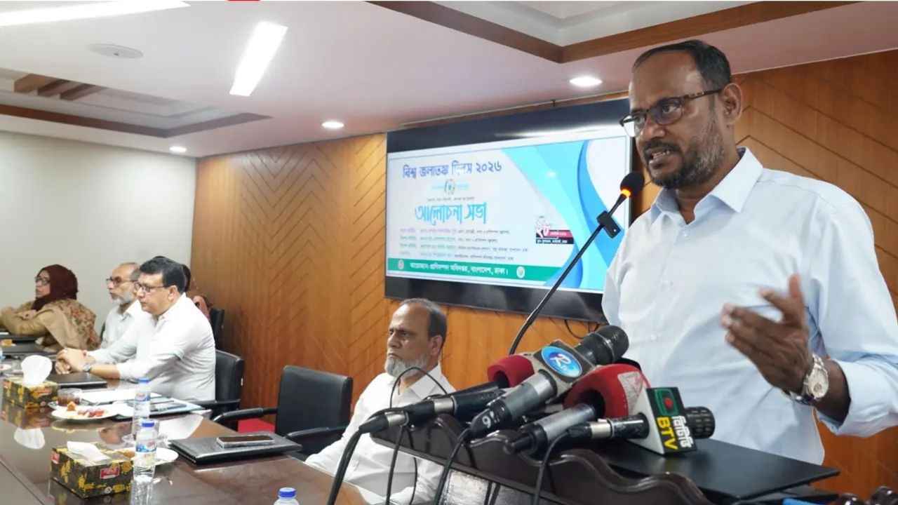 জলাতঙ্ক রোগের টিকার পাশাপাশি সচেতনতা বাড়ানোর তাগিদ প্রতিমন্ত্রীর