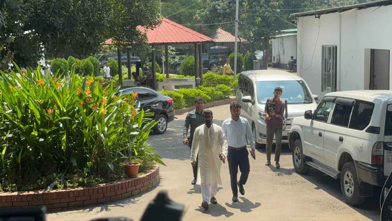 ট্রাইব্যুনালে নিজের ওপর নির্যাতনের বর্ণনা দিলেন রাশেদ খাঁন