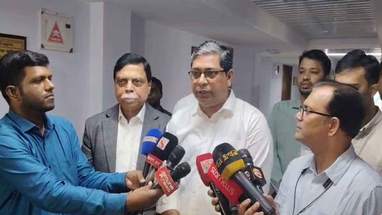 স্থানীয় সরকার নির্বাচন নভেম্বরে, জানে না সরকার: মীর শাহে আলম