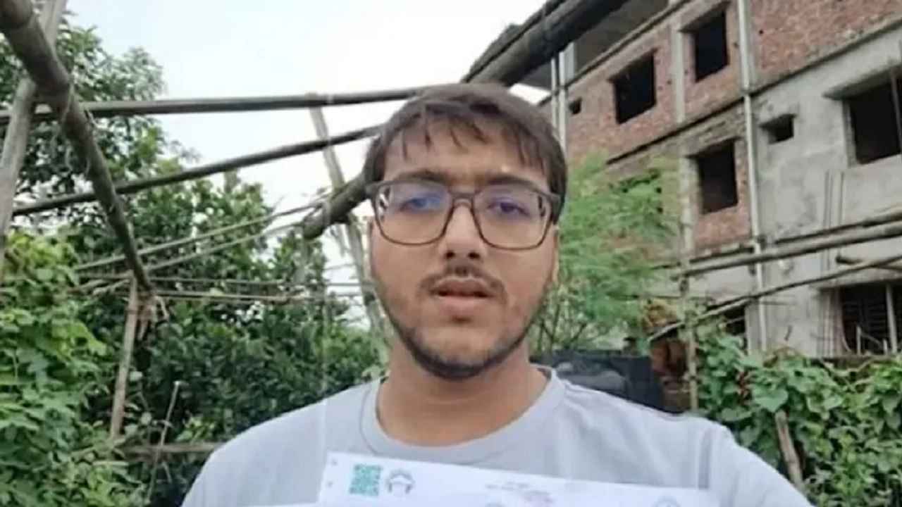 প্রধানমন্ত্রীকে নিয়ে অশালীন বক্তব্য, আদমজী কলেজছাত্রকে শোকজ