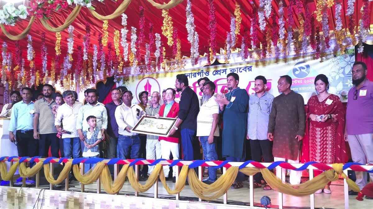 সোনারগাঁওয়ে বীর মুক্তিযোদ্ধা আহসানউল্লাহ মনিকে সংবর্ধনা