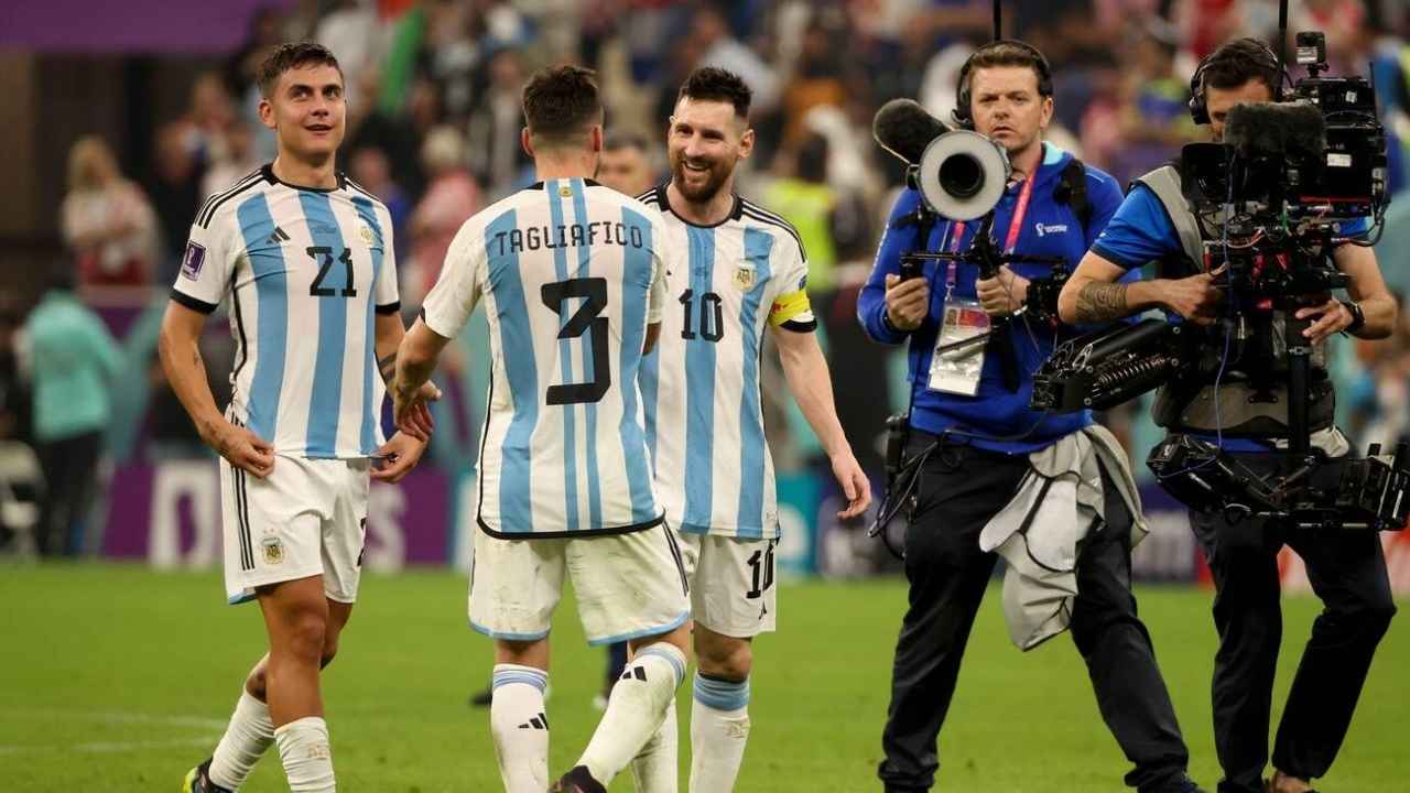 মেসির সঙ্গে বিদায় নেওয়ার ইঙ্গিত আরেক আর্জেন্টাইন ফুটবলারের