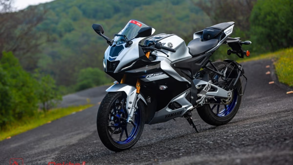 yamaha_r15